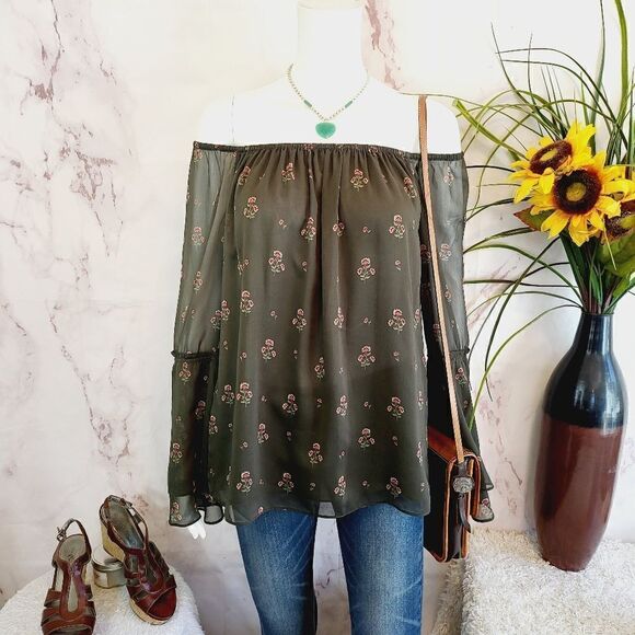 White house black market off shoulder layered print top - Picture 6 of 11